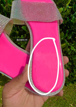 Load image into Gallery viewer, Pink Bling Sandals (size 7)
